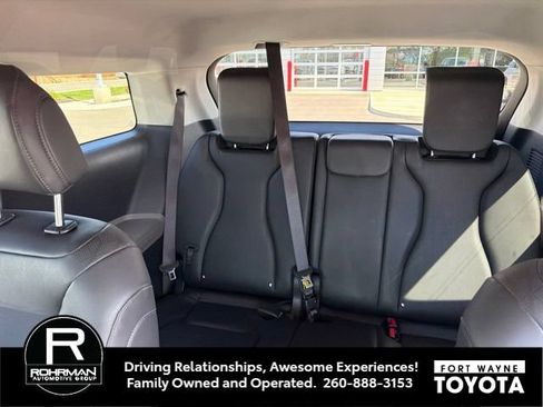 Used 2026 Kia Carnival FWD image 9