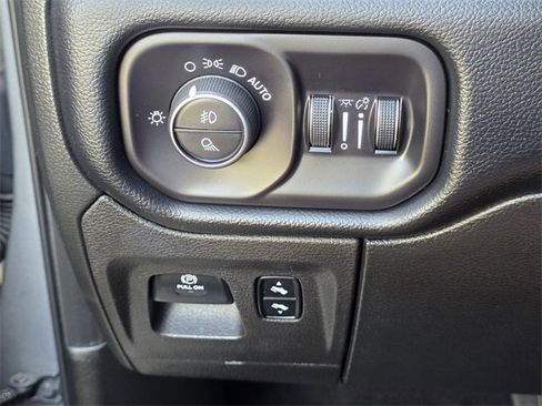 Used 2019 RAM 1500 Laramie image 24