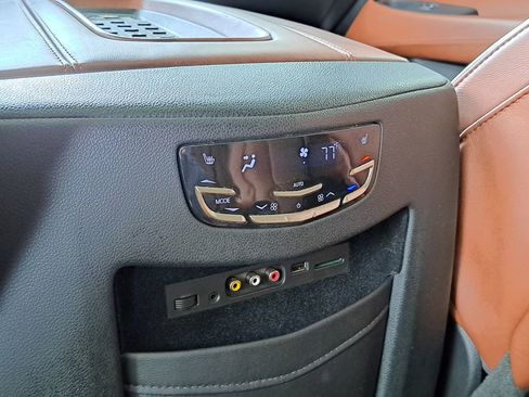 Used 2016 Cadillac Escalade ESV Luxury image 30