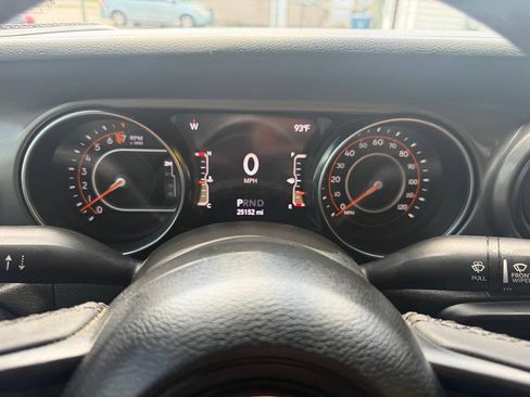 Used 2023 Jeep Gladiator Sport AWD/4WD image 9
