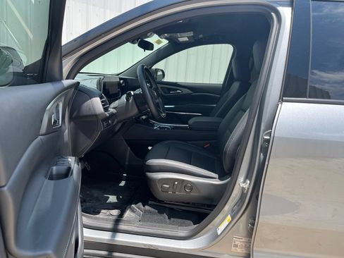 Used 2026 Chevrolet Traverse LT FWD image 10
