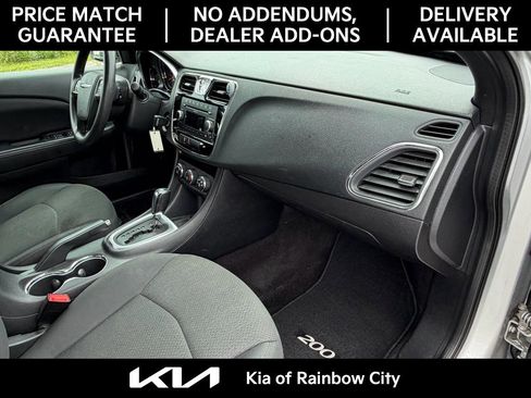Used 2011 Chrysler 200 LX FWD image 20