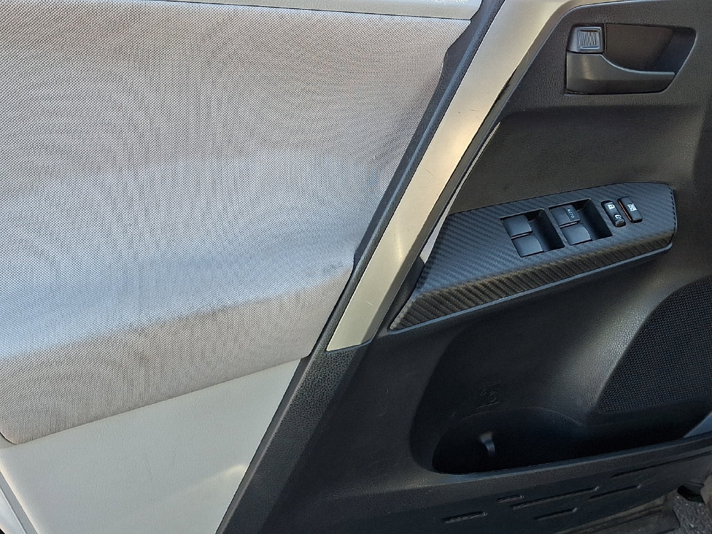 Used 2013 Toyota RAV4 XLE AWD/4WD image 12