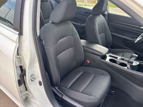 Used 2024 Nissan Altima 2.5 SV image 36