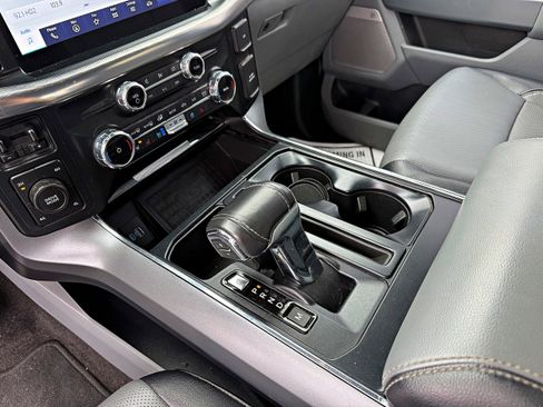 Used 2022 Ford F150 Lariat w/ Equipment Group 502A High image 19