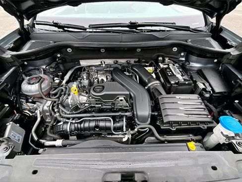 Used 2022 Volkswagen Taos SEL image 28