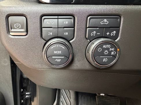 Used 2022 Chevrolet Silverado 1500 LT Trail Boss w/ Protection Package image 23