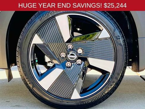 New 2025 Nissan Kicks SR image 10