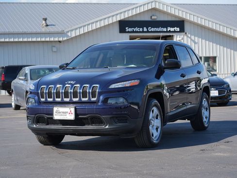 Used 2016 Jeep Cherokee Sport AWD/4WD image 5