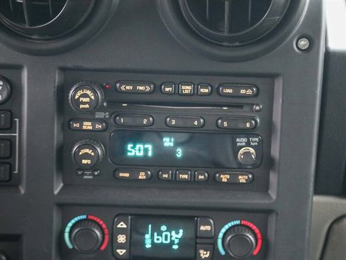 Used 2005 HUMMER H2 w/ Preferred Equipment Group image 16