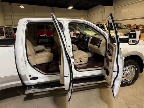 Used 2018 RAM 3500 Laramie RWD image 66