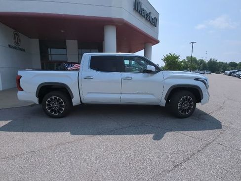 Used 2026 Toyota Tundra Limited AWD/4WD image 36