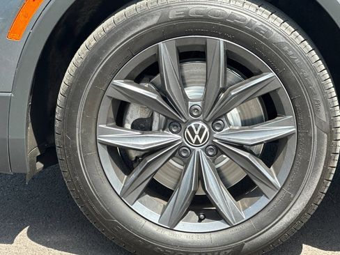 Used 2022 Volkswagen Tiguan SE AWD/4WD image 31