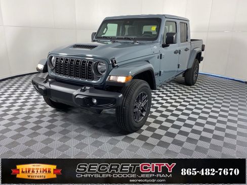 New 2025 Jeep Gladiator Sport image 3