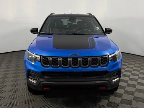 Used 2025 Jeep Compass Trailhawk w/ Trailhawk Elite Group image 2