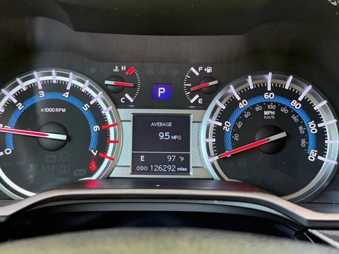 Used 2018 Toyota 4Runner TRD Off-Road AWD/4WD image 27