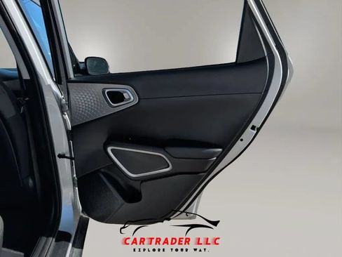 Used 2020 Kia Soul LX FWD image 17