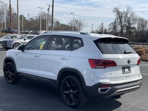 Used 2022 Volkswagen Taos SE image 5