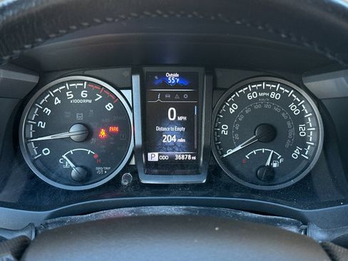 Used 2022 Toyota Tacoma TRD Off-Road image 21