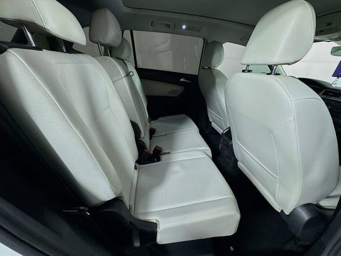 Used 2019 Volkswagen Tiguan SEL FWD image 35