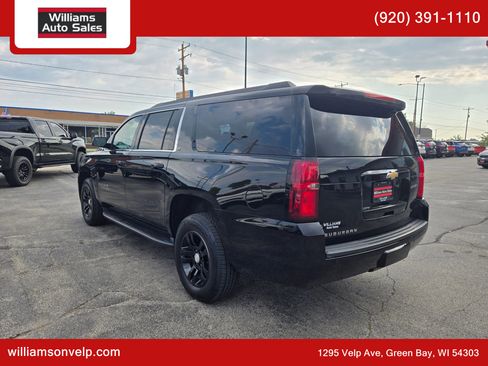 Used 2018 Chevrolet Suburban LT image 5
