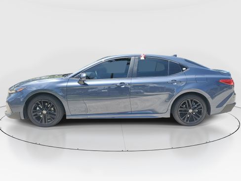 Used 2026 Toyota Camry SE FWD image 4