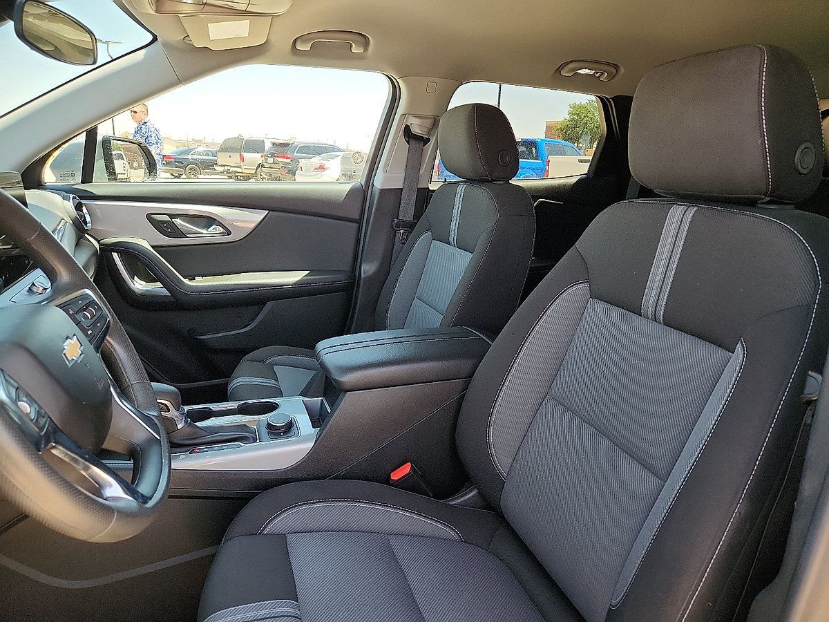 Used 2025 Chevrolet Blazer LT FWD image 7