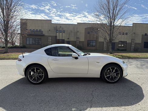 Used 2019 MAZDA MX-5 Miata RF Grand Touring image 4