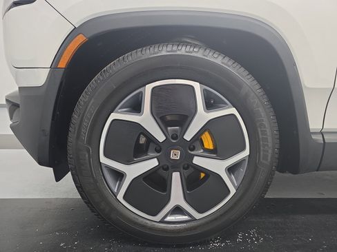 Used 2024 Rivian R1S Adventure image 9