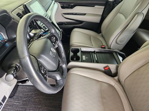 Certified 2024 Honda Odyssey Elite image 12