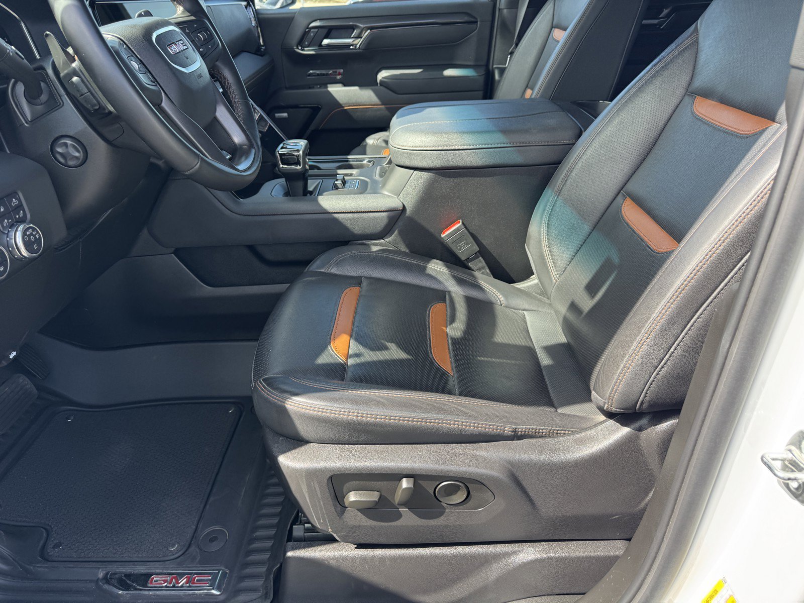 Used 2025 GMC Sierra 1500 AT4 AWD/4WD image 19