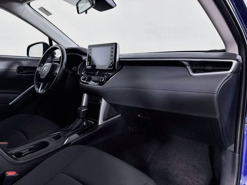 Certified 2022 Toyota Corolla Cross LE AWD/4WD image 28