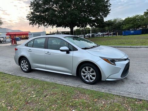 Used 2022 Toyota Corolla LE image 7