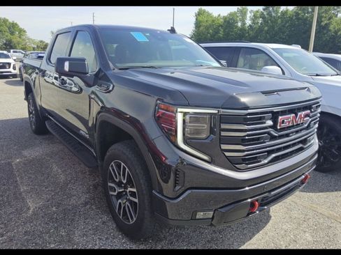 Used 2025 GMC Sierra 1500 AT4 w/ AT4 Premium Package AWD/4WD image 7