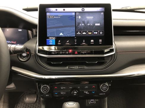 Certified 2024 Jeep Compass Trailhawk w/ Trailhawk Elite Group image 22