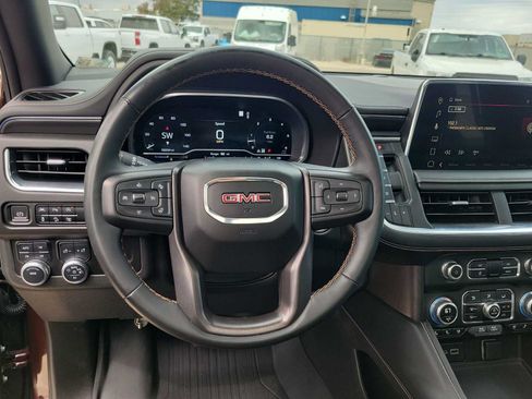 Used 2023 GMC Yukon AT4 w/ Technology Package AWD/4WD image 19
