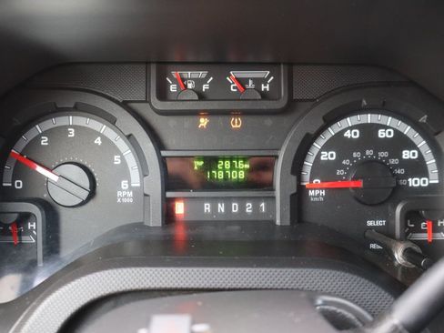 Used 2013 Ford E-250 and Econoline 250 image 28