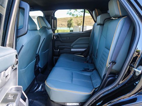 Used 2025 Toyota 4Runner Trailhunter image 19