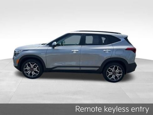 Certified 2023 Kia Seltos SX w/ SX Sunroof Package AWD/4WD image 5