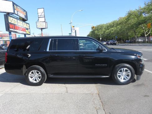 Used 2019 Chevrolet Suburban LT AWD/4WD image 9