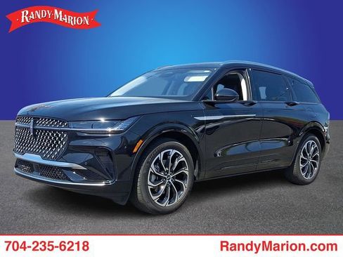 Certified 2025 Lincoln Nautilus Reserve AWD/4WD image 1