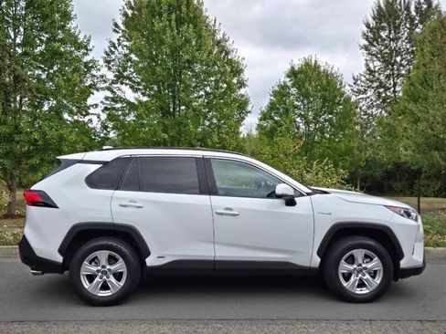 Used 2020 Toyota RAV4 XLE w/ Convenience Package AWD/4WD image 8