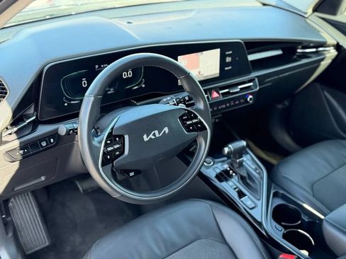 Used 2023 Kia Niro EX FWD image 28