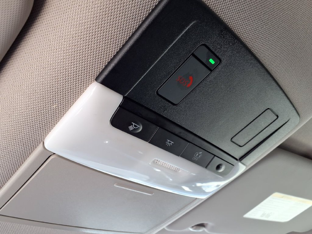 Certified 2025 Nissan Rogue SV FWD image 26