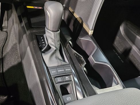 New 2026 Toyota Camry SE FWD image 18