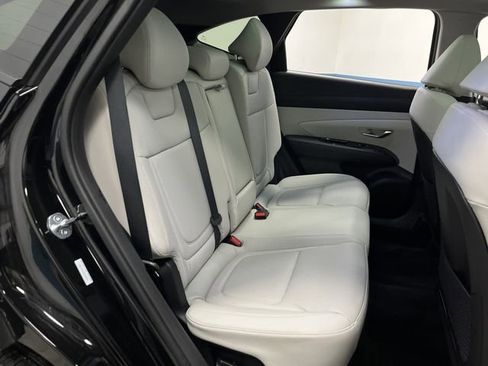 Used 2025 Hyundai Tucson Limited image 34