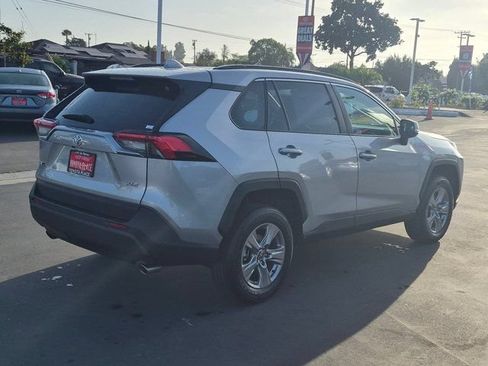 Used 2025 Toyota RAV4 XLE FWD image 8