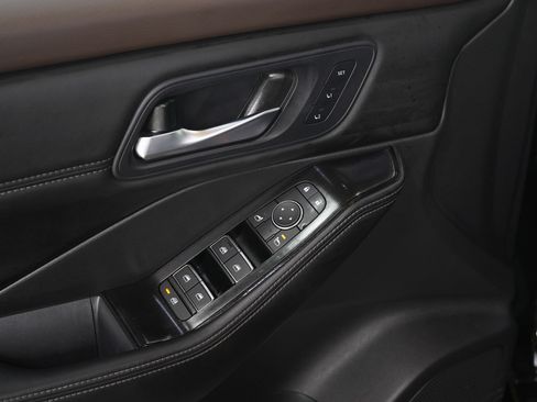 Used 2023 Nissan Rogue SL image 23