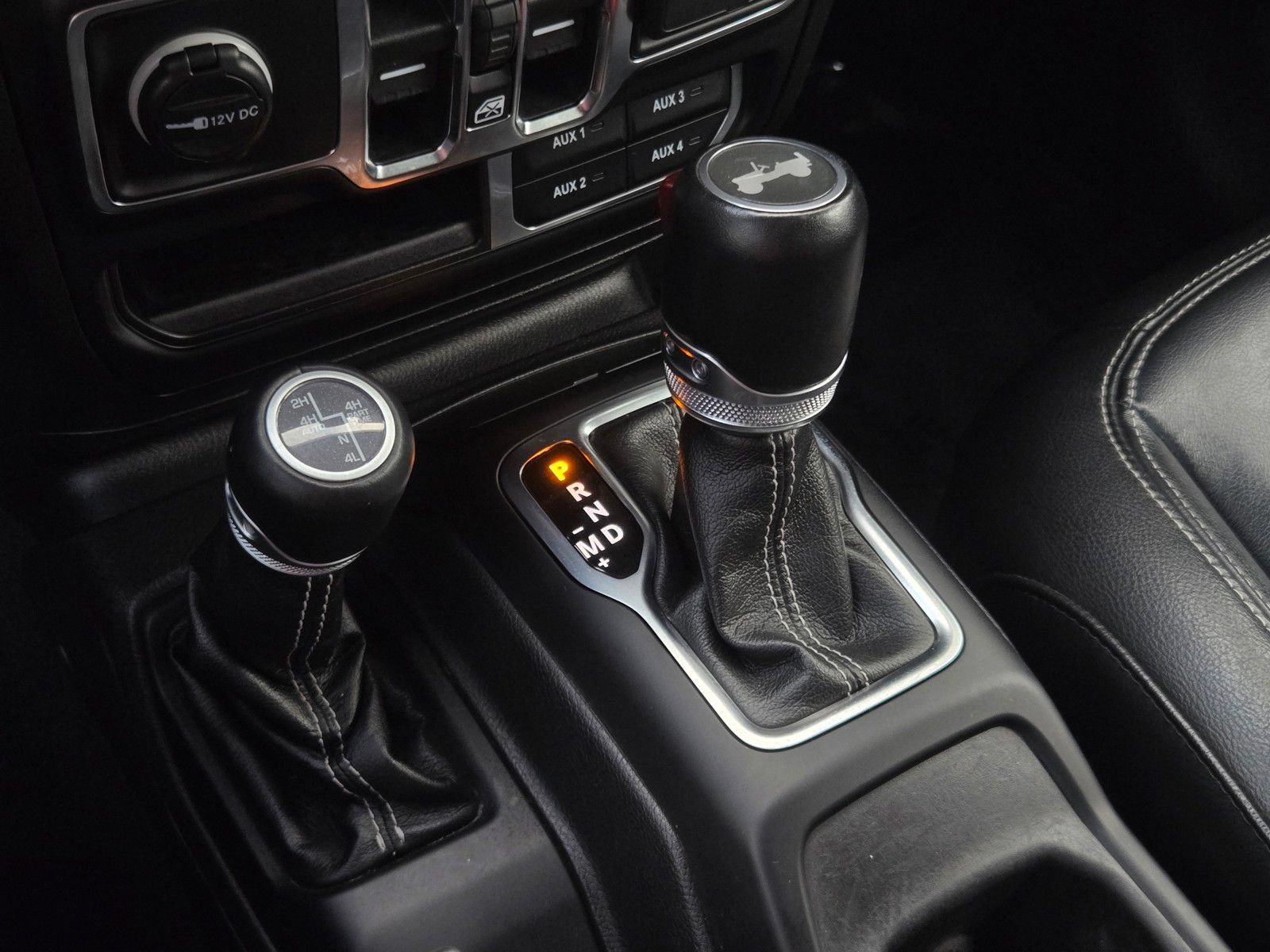Used 2021 Jeep Wrangler Unlimited Sahara w/ Cold Weather Group AWD/4WD image 18