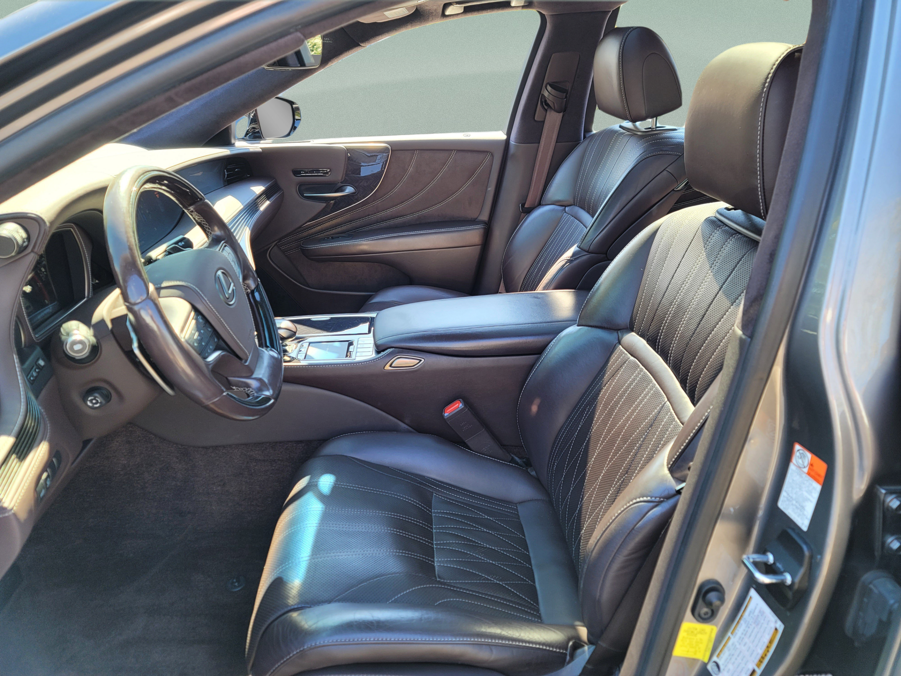 Used 2018 Lexus LS 500 w/ Luxury Package RWD image 12